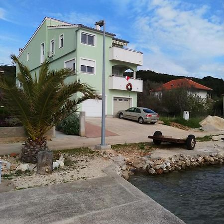 Admiral Apartment Brbinj Екстериор снимка