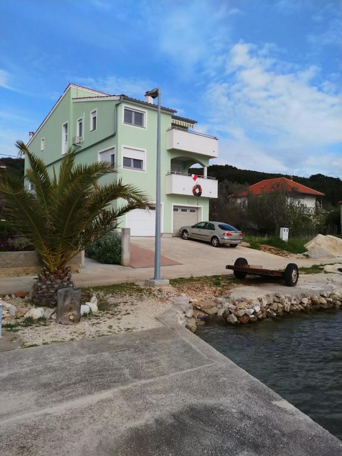 Admiral Apartment Brbinj Екстериор снимка